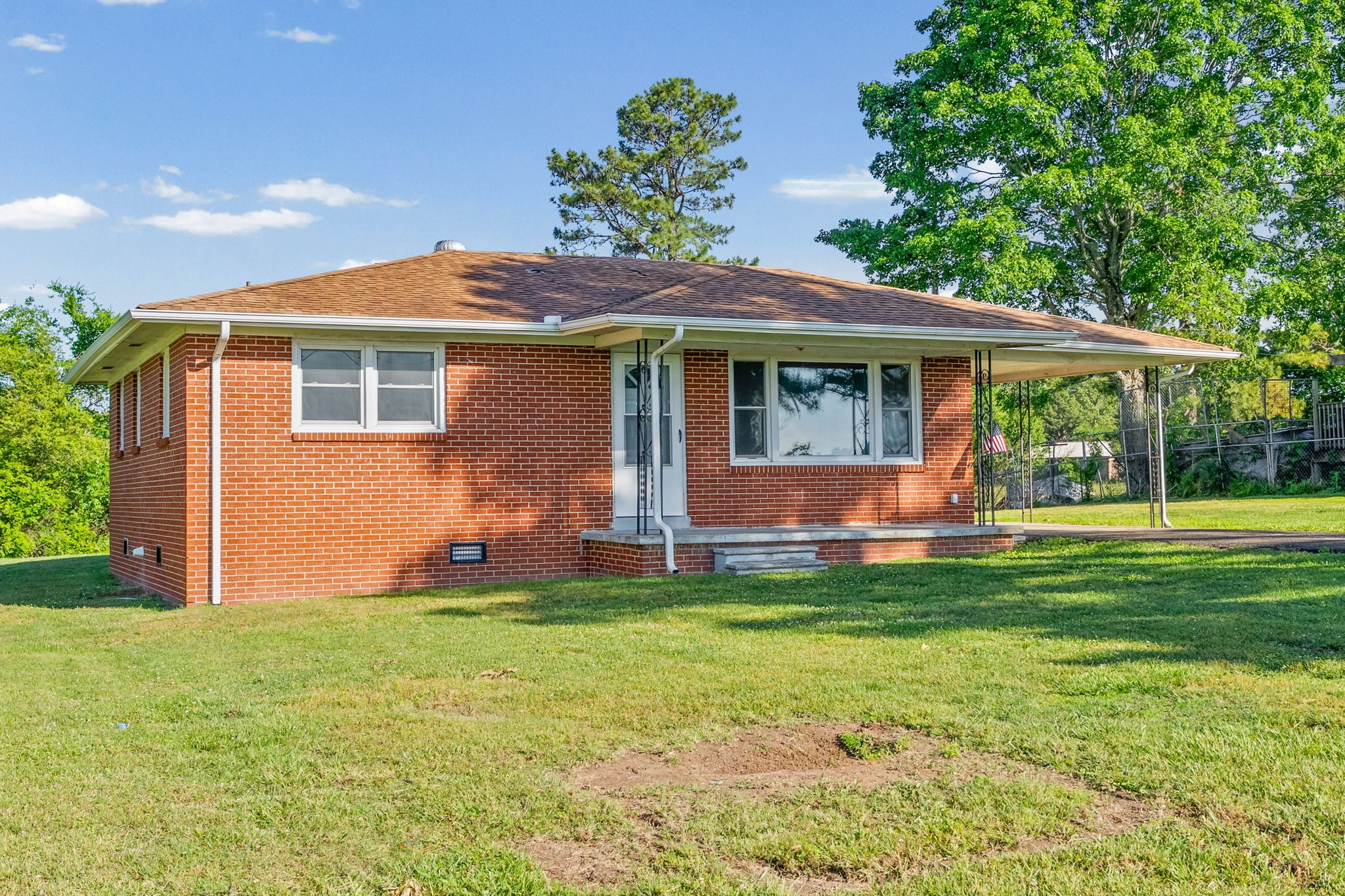 360 N Main Street Erin TN 37061