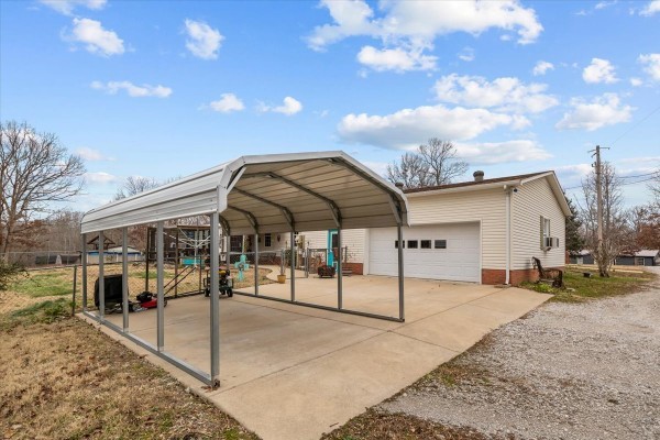 305 Lucas Ridge Lane Waverly TN 37185