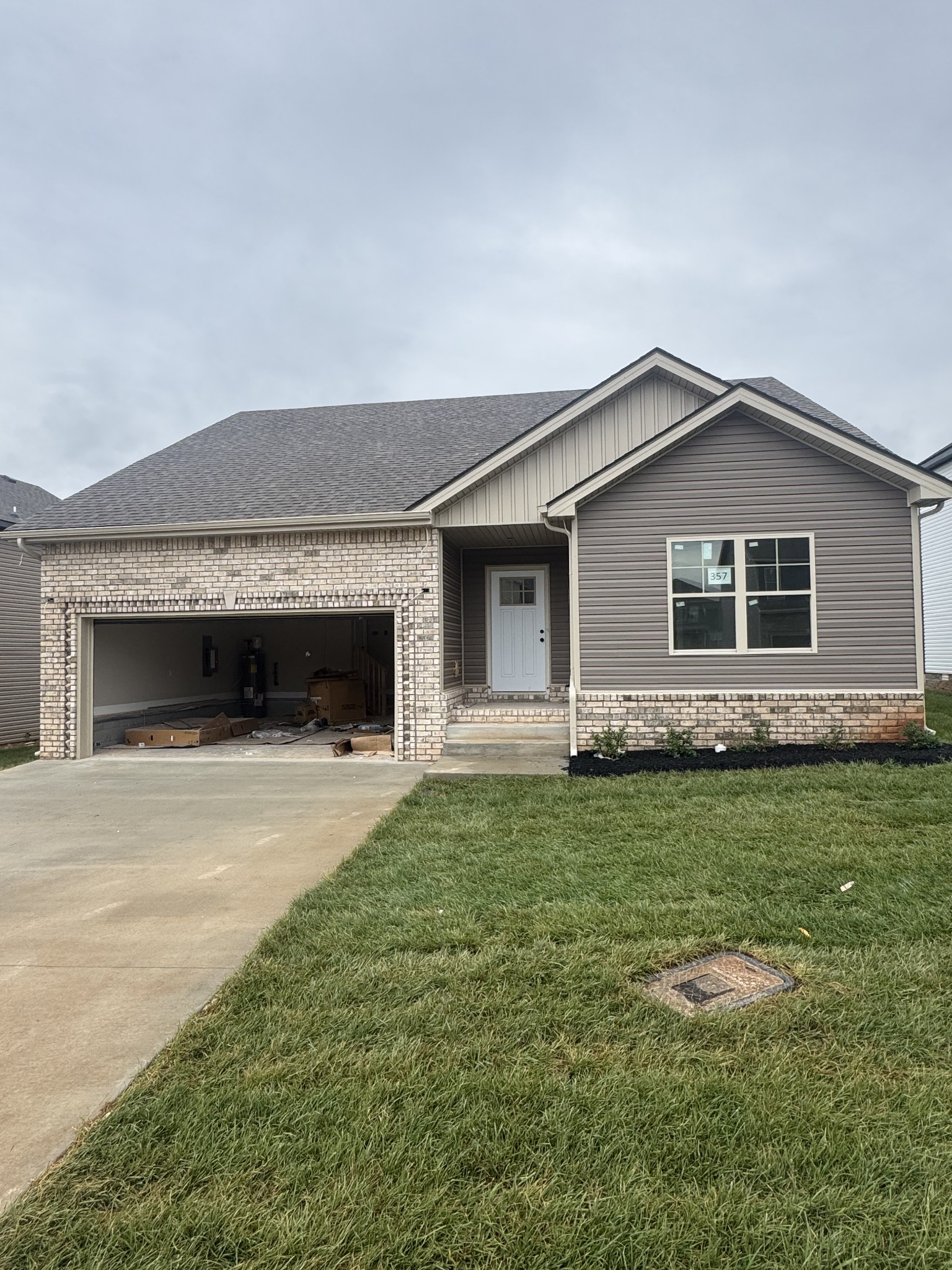 357 Cardinal Creek Clarksville TN 37040