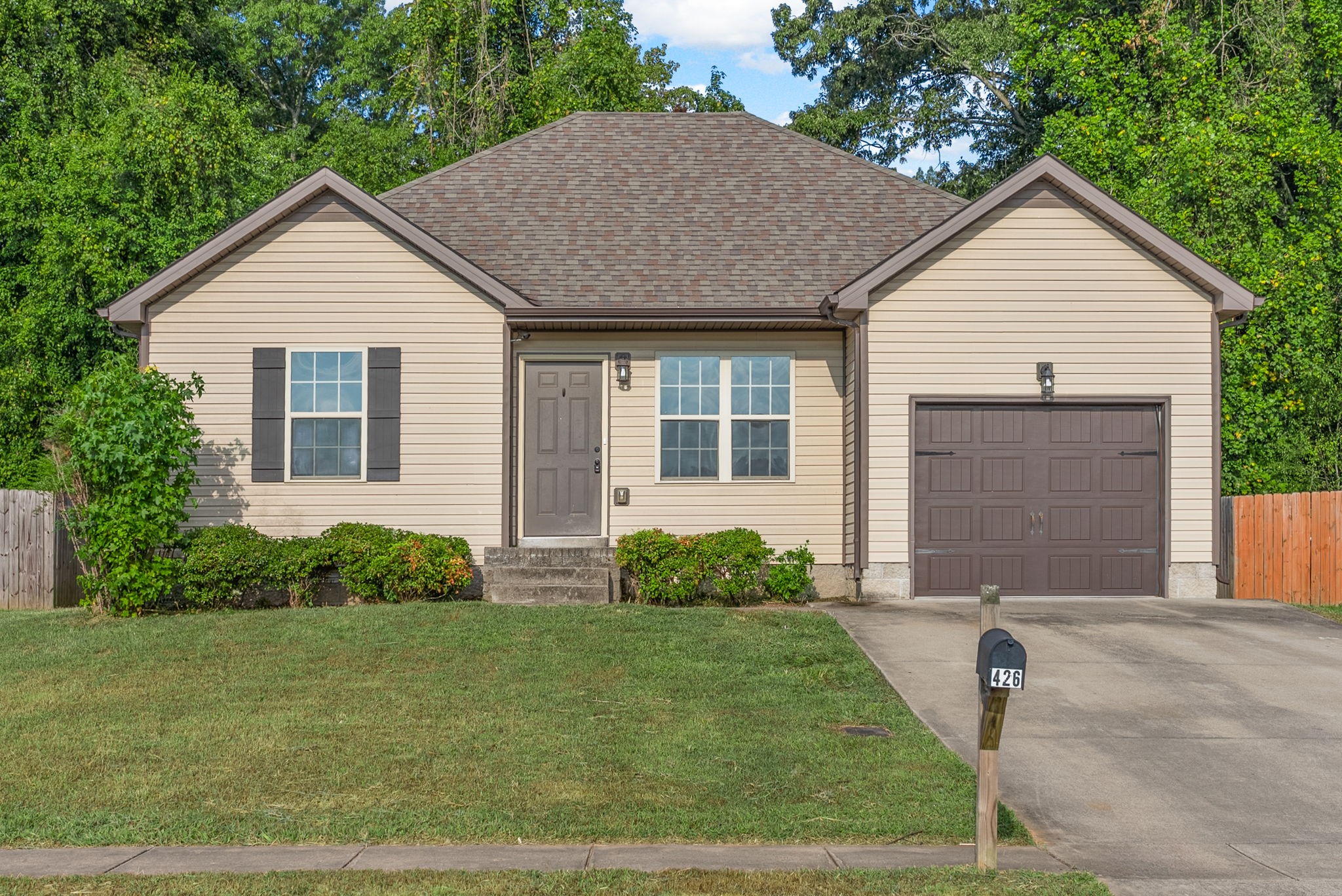 426 N Magnolia Drive Clarksville TN 37042
