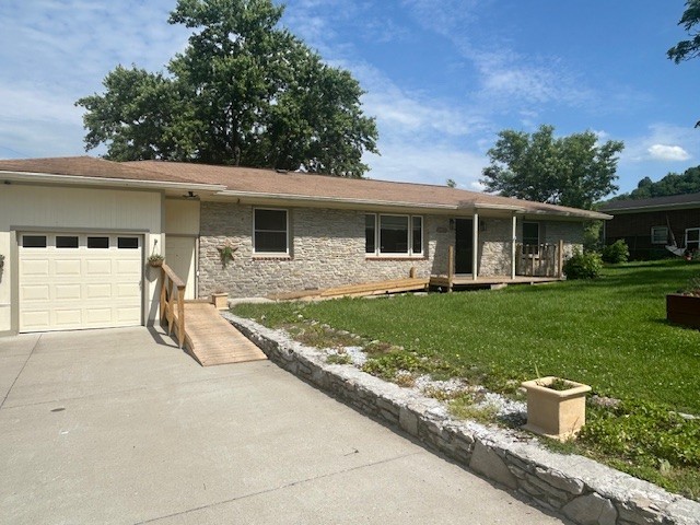 2002 King Dr, S Fayetteville TN 37334