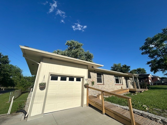 2002 King Dr, S Fayetteville TN 37334