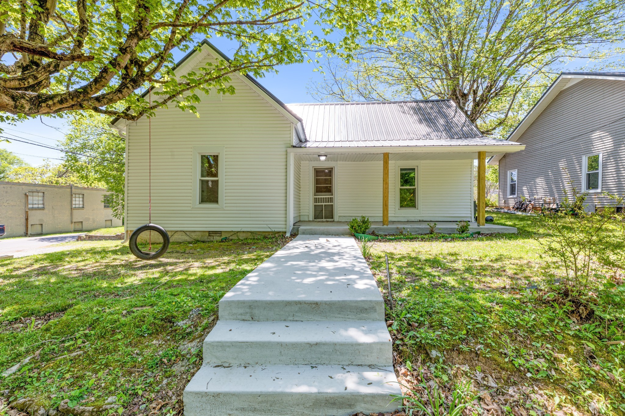 300 W Railroad Street Dickson TN 37055