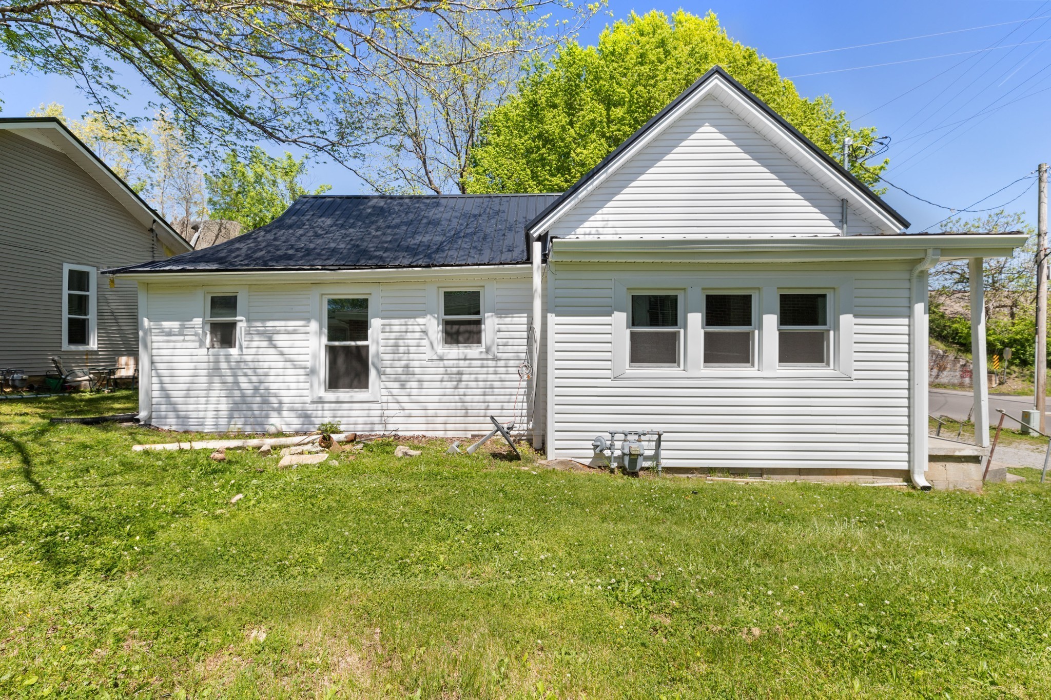 300 W Railroad Street Dickson TN 37055
