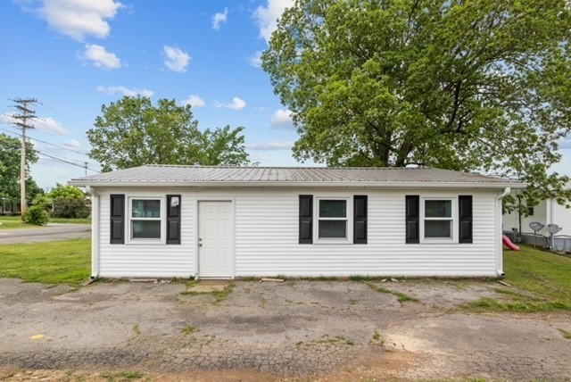300 W Railroad Street Dickson TN 37055