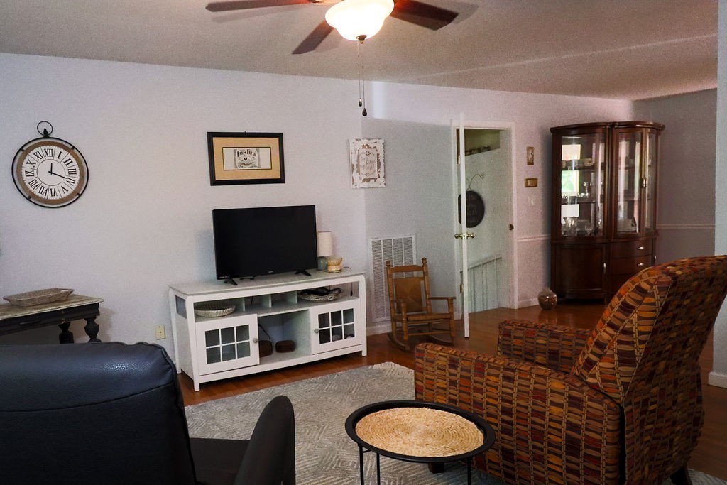 101 W Hills Terrace Dickson TN 37055