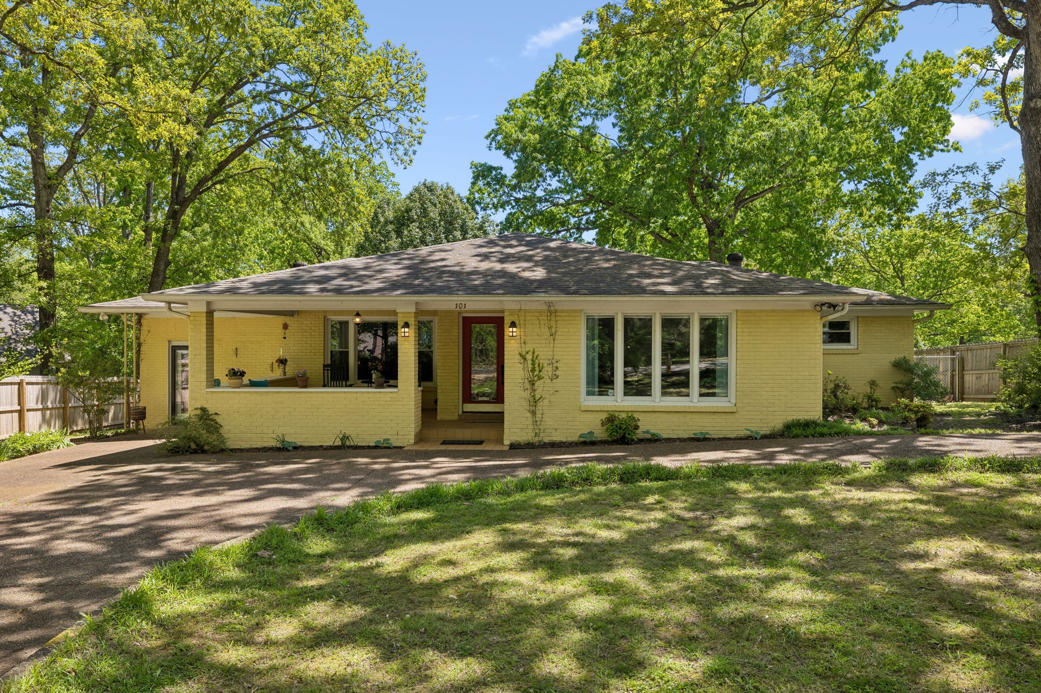 101 W Hills Terrace Dickson TN 37055