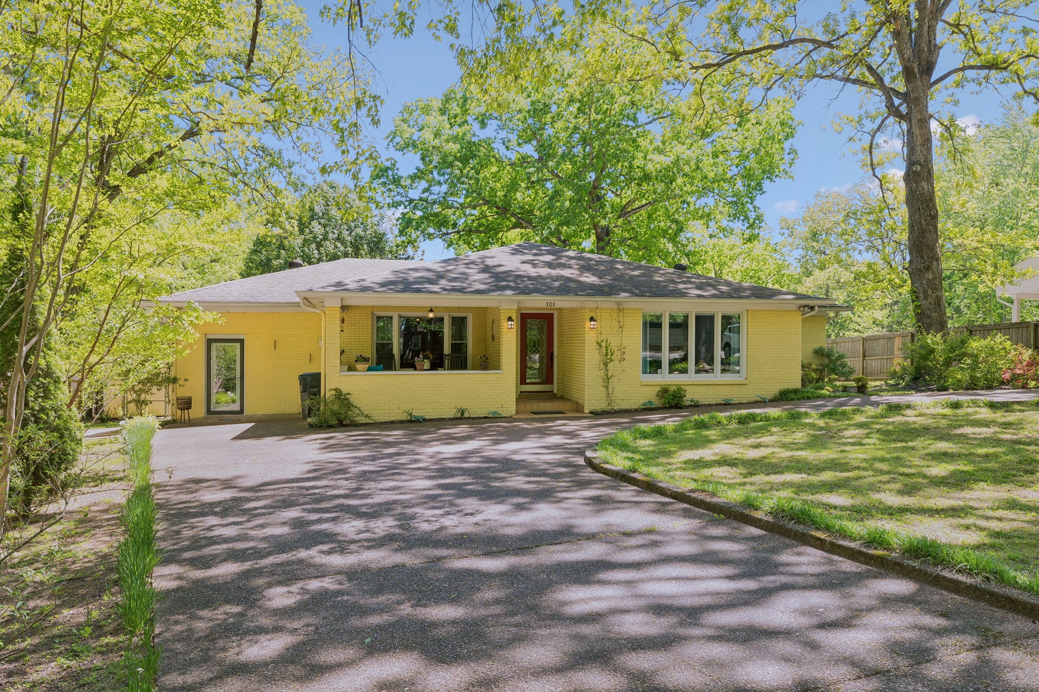 101 W Hills Terrace Dickson TN 37055