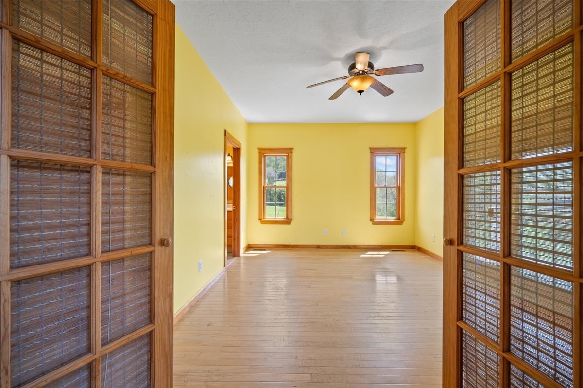 216 Old Wolf Hill Road Bethpage TN 37022