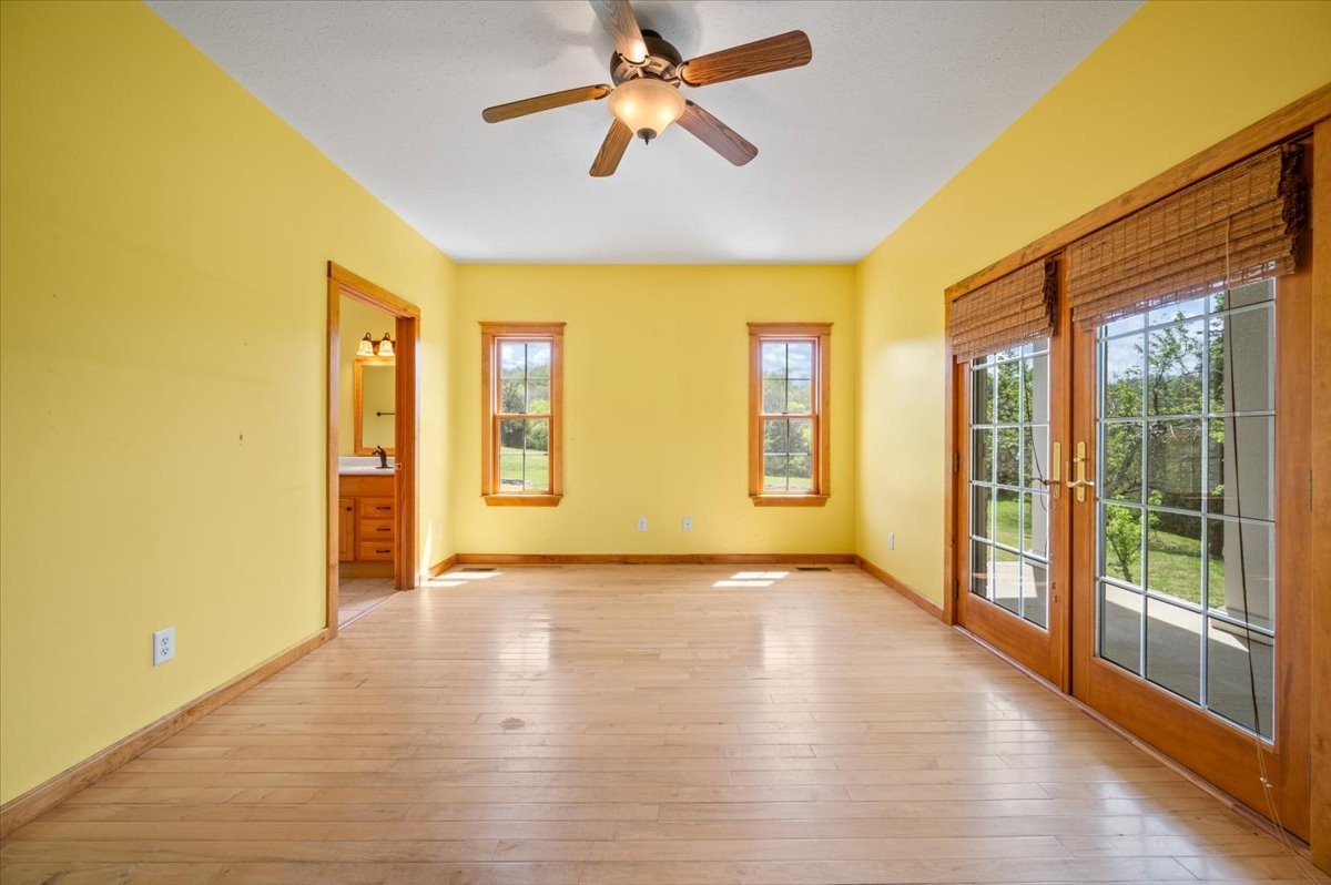 216 Old Wolf Hill Road Bethpage TN 37022