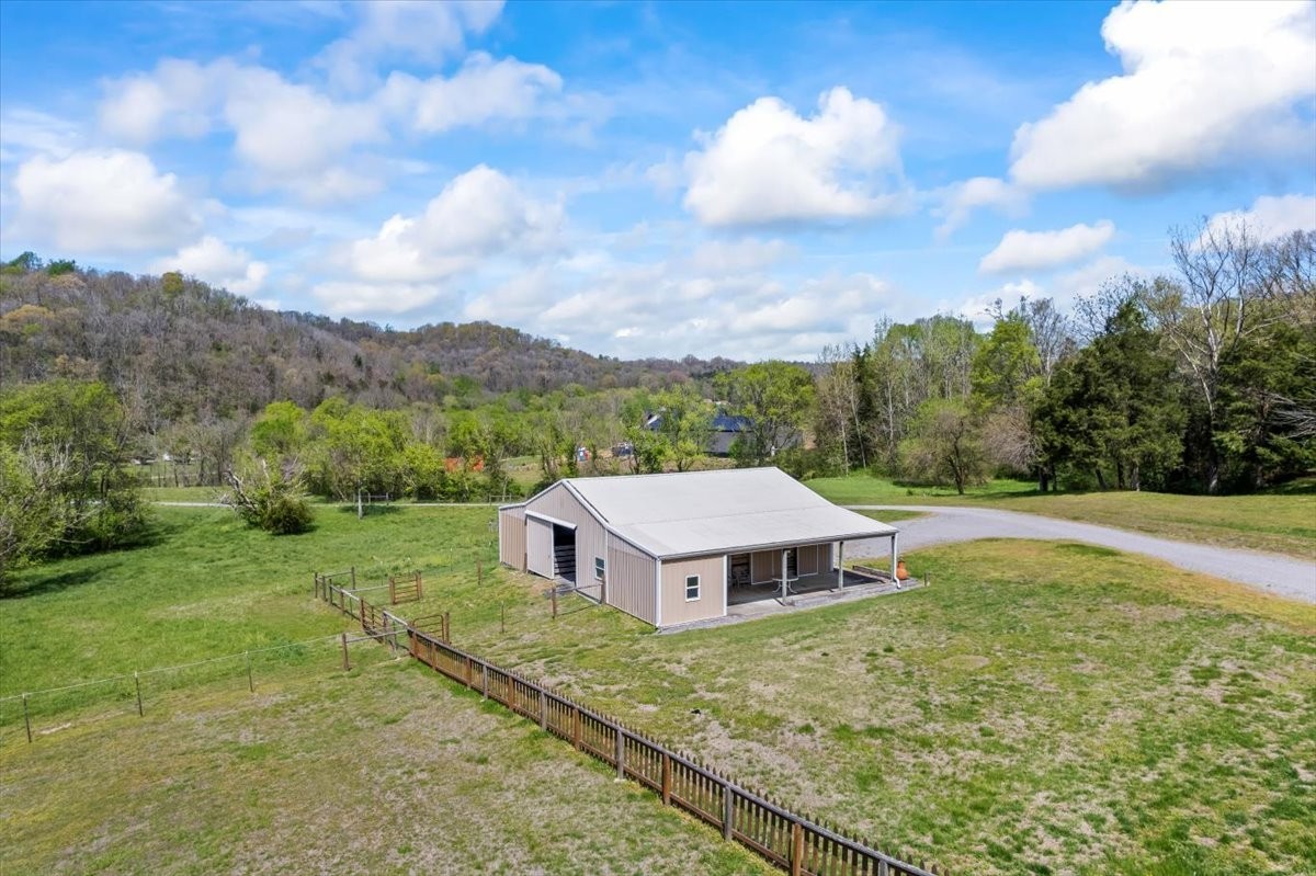 216 Old Wolf Hill Road Bethpage TN 37022
