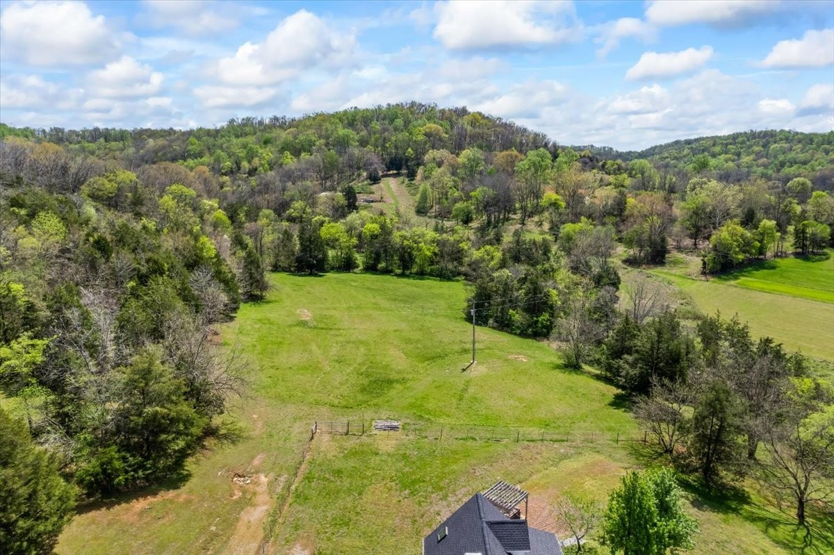 216 Old Wolf Hill Road Bethpage TN 37022