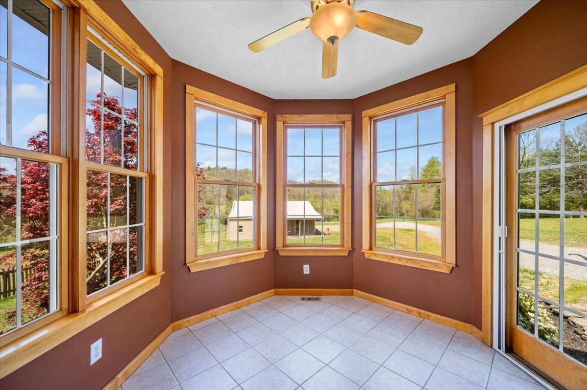 216 Old Wolf Hill Road Bethpage TN 37022