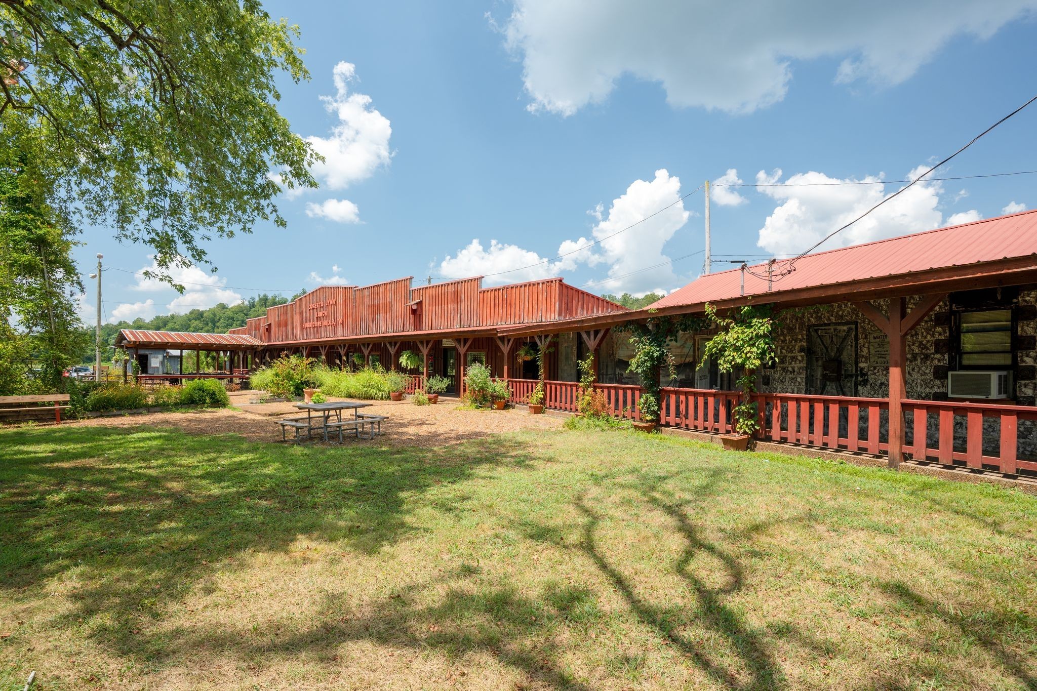 375 Dyer Road Hurricane Mills TN 37078
