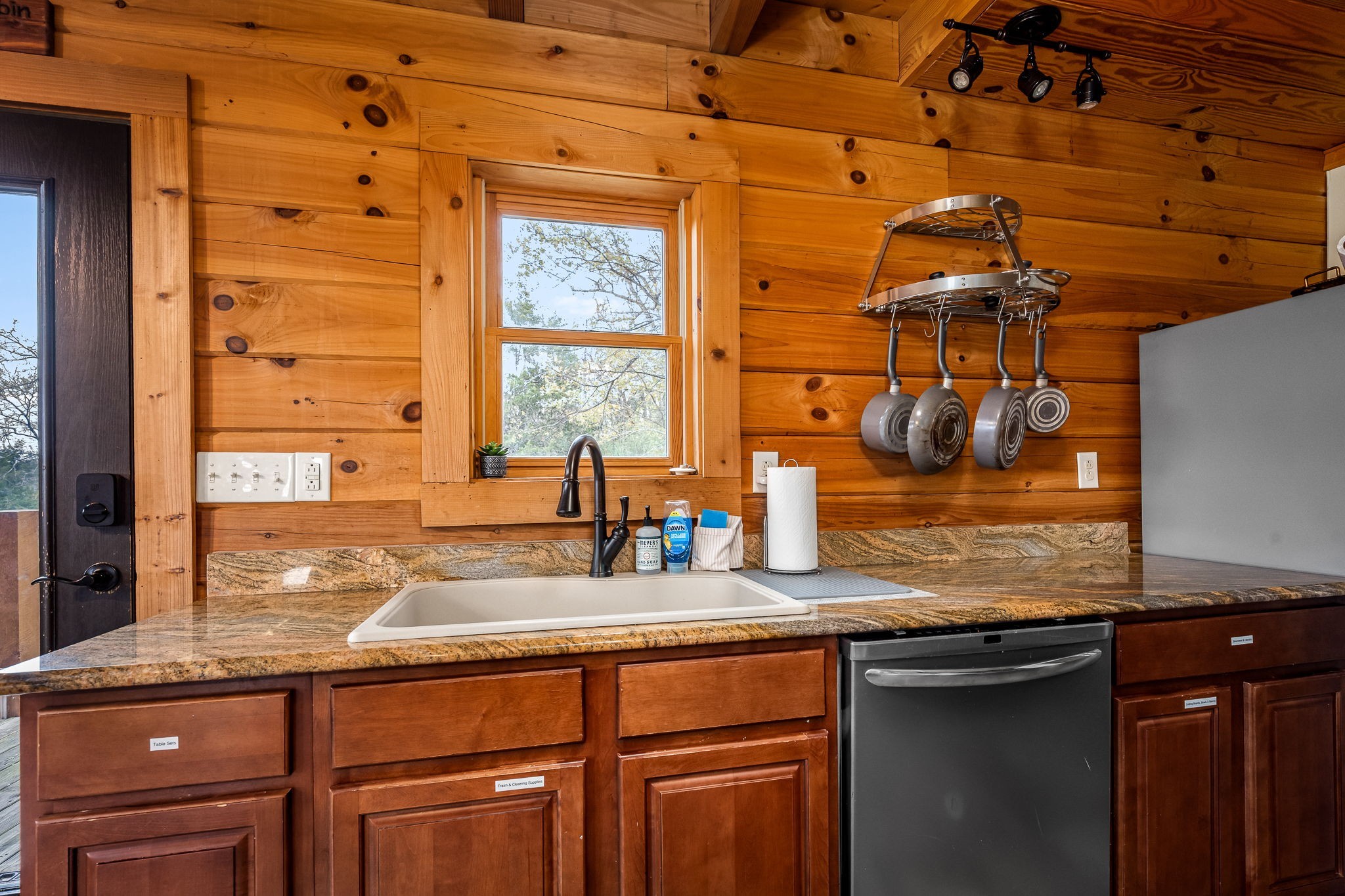 4664 Highway 64, E Wartrace TN 37183