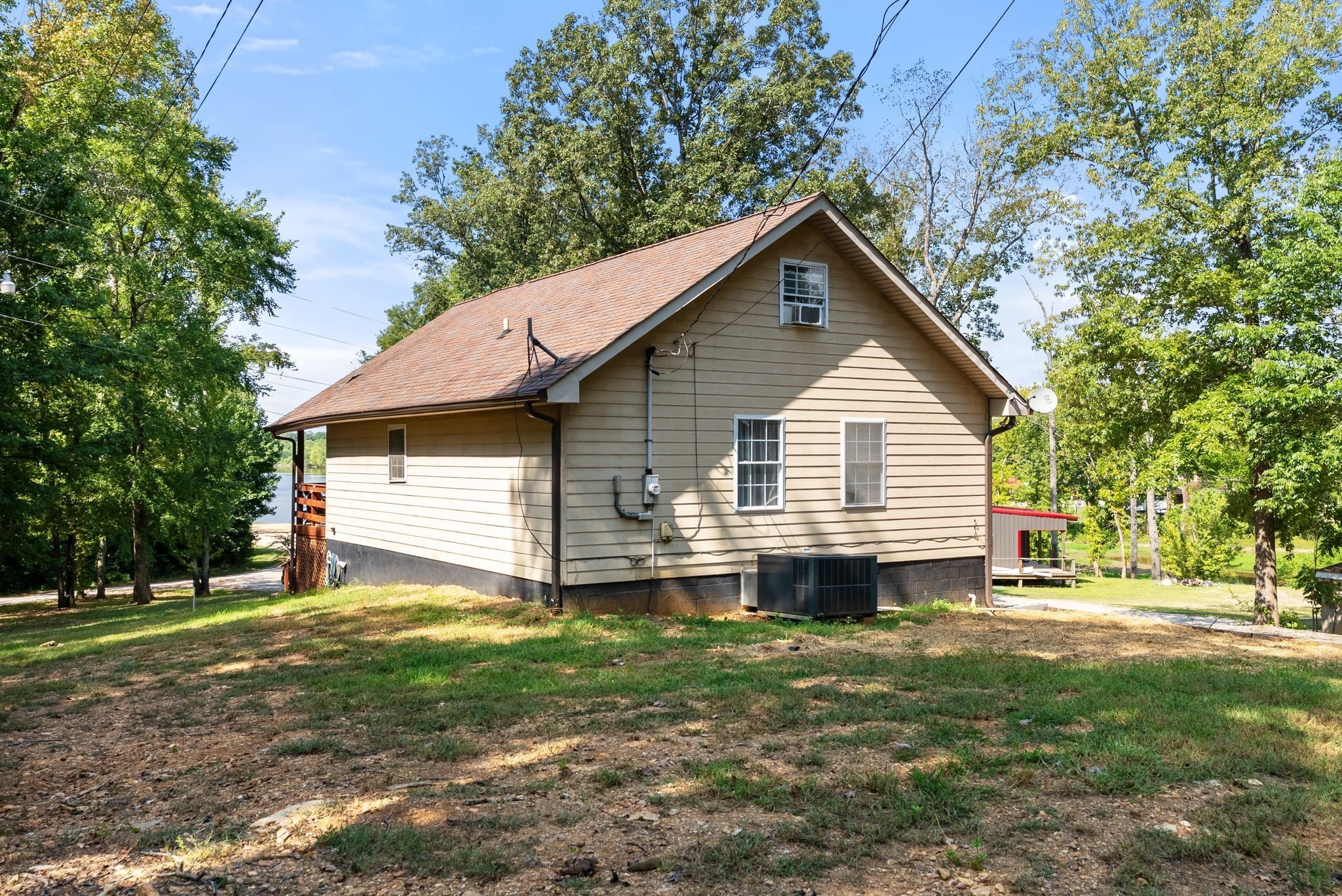 178 Cottage Circle Linden TN 37096