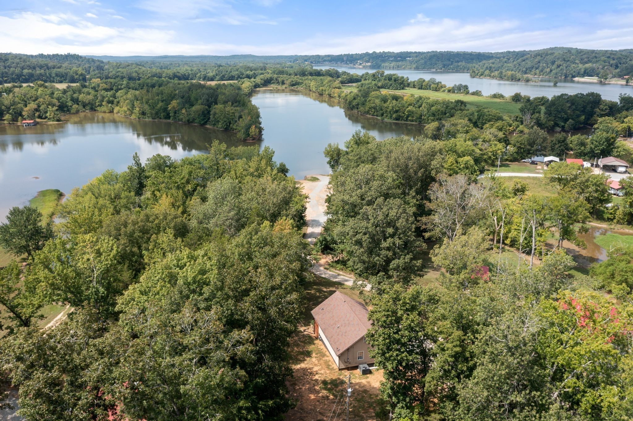 178 Cottage Circle Linden TN 37096