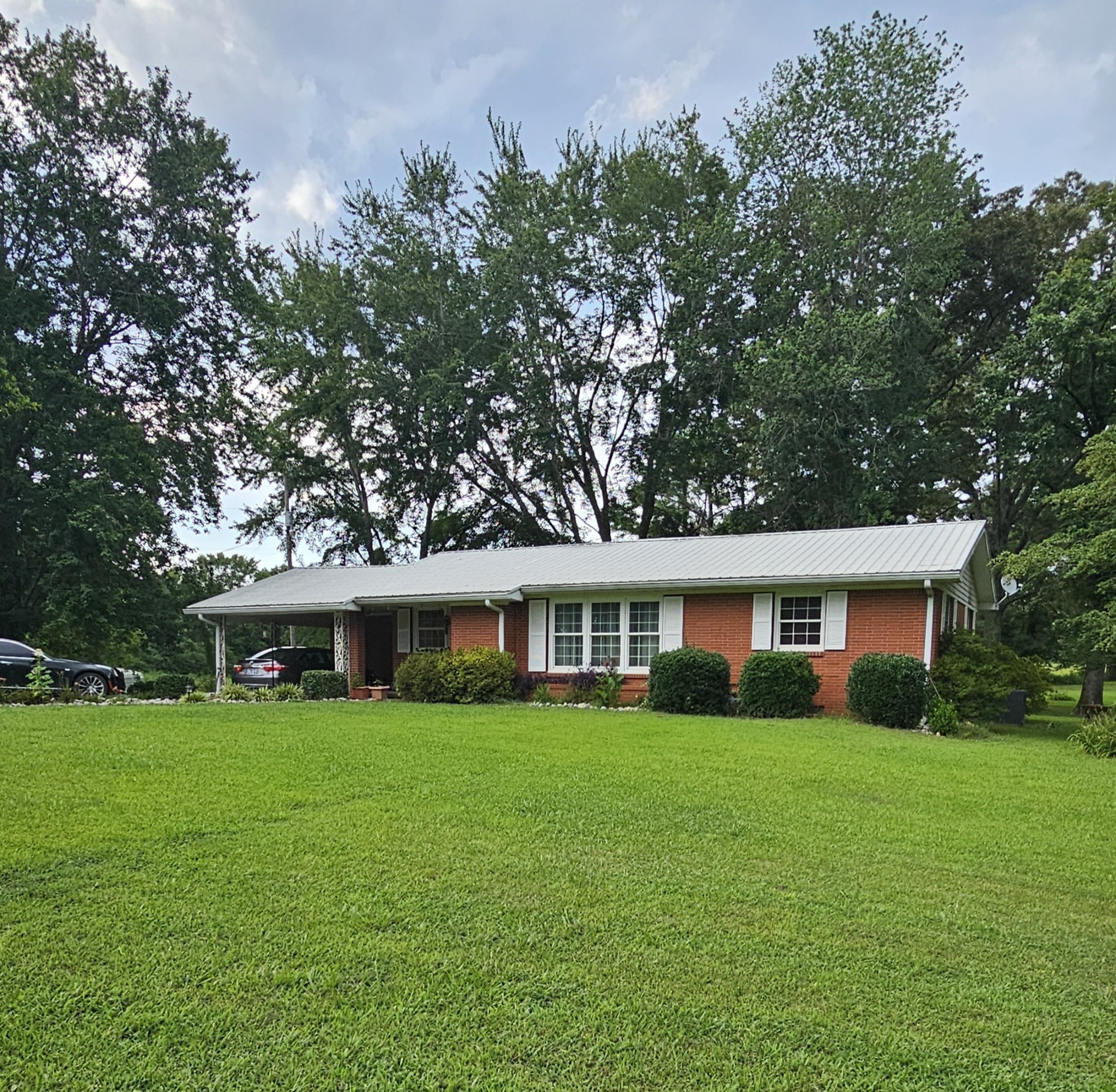 1797 Link Road New Johnsonville TN 37134