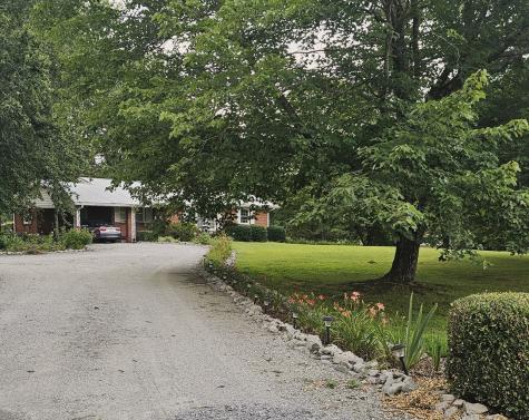 1797 Link Road New Johnsonville TN 37134