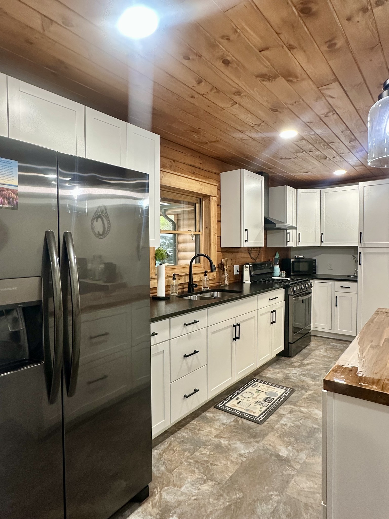 673 Arrowhead Road Moss TN 38575