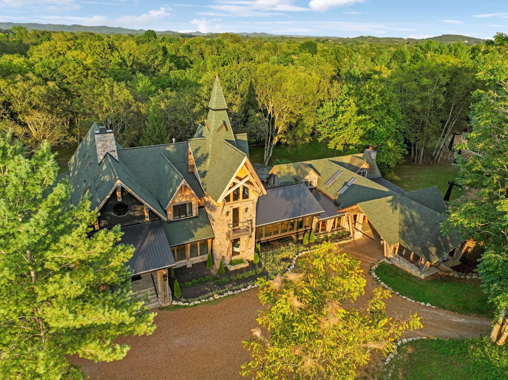2465 Old Charlotte Pike Franklin TN 37064