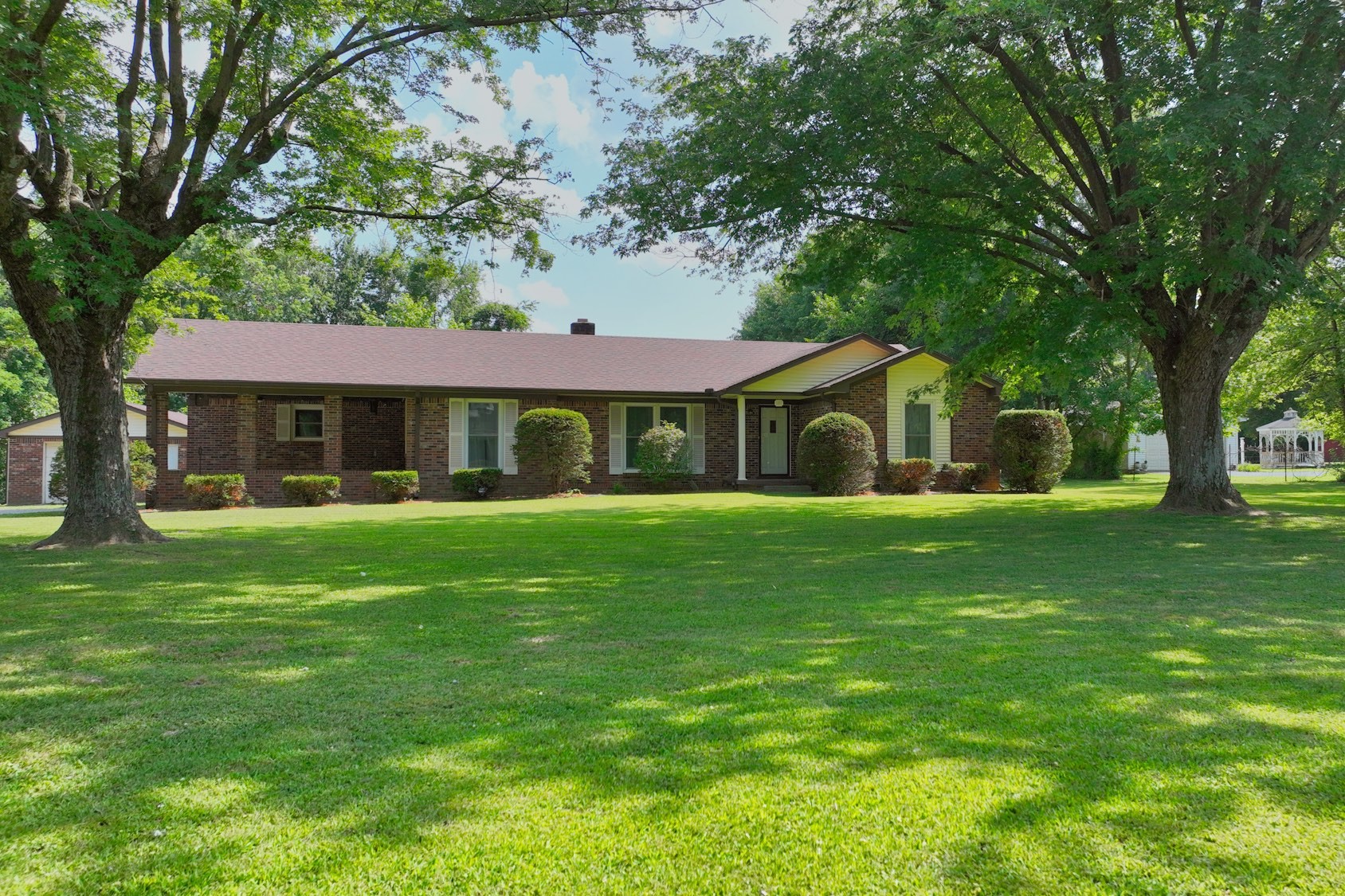 647 Highway 52, E Portland TN 37148