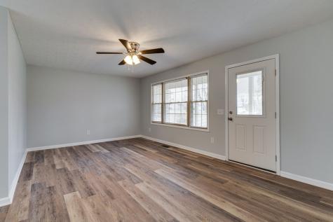 1402 Hillwood Circle Lafayette TN 37083