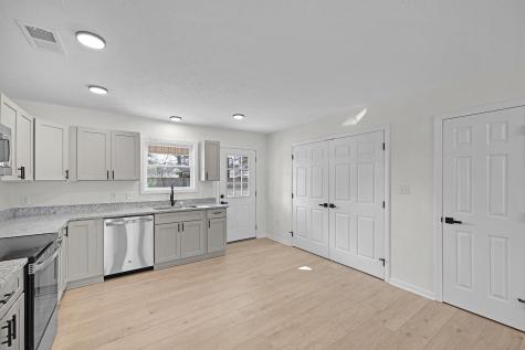 15 Riley Cove Jackson TN 38305