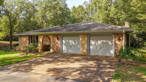 1910 Hamburg Loop Savannah TN 38372