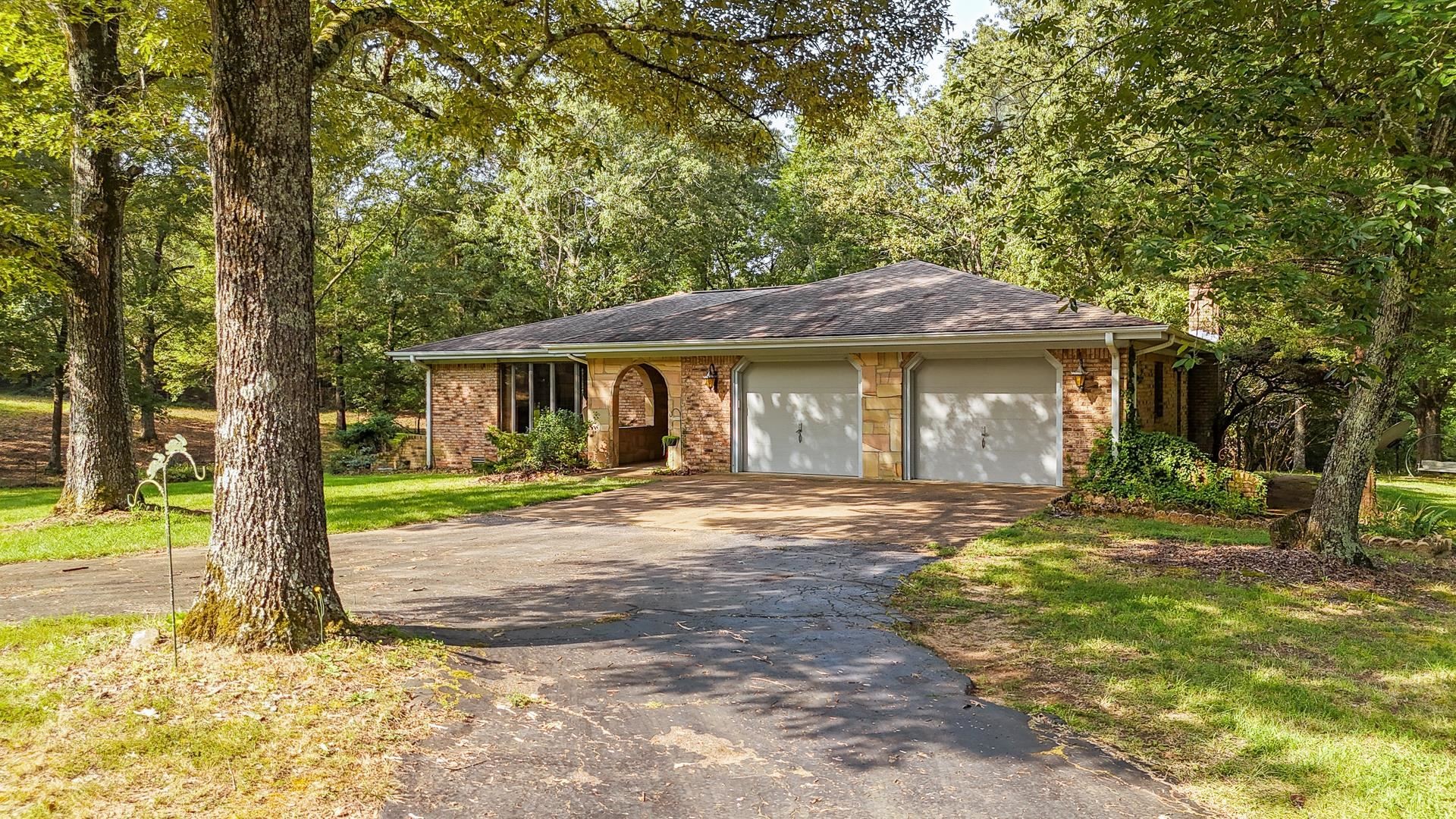 1910 Hamburg Loop Savannah TN 38372