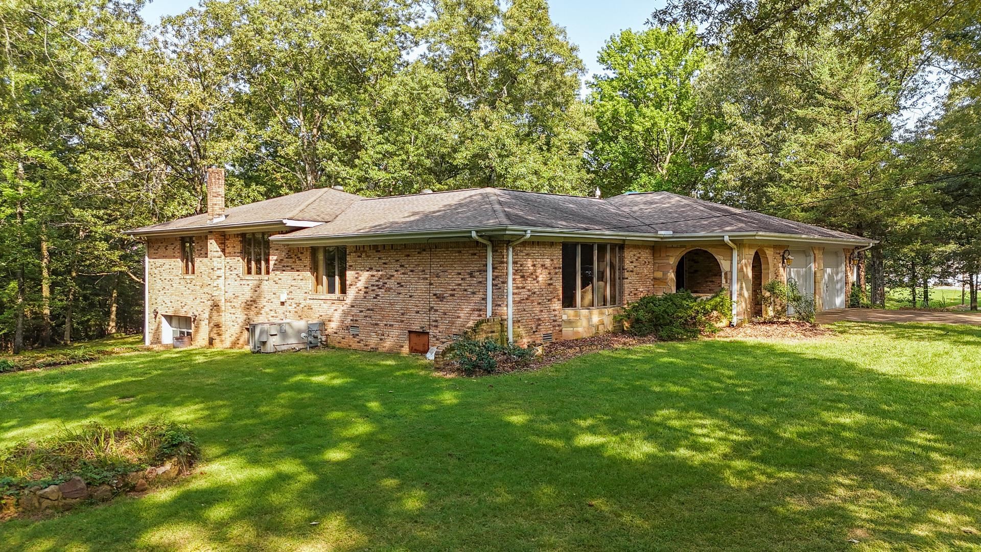 1910 Hamburg Loop Savannah TN 38372
