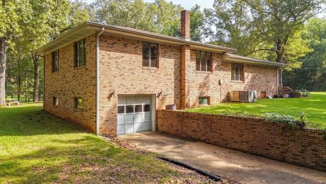 1910 Hamburg Loop Savannah TN 38372