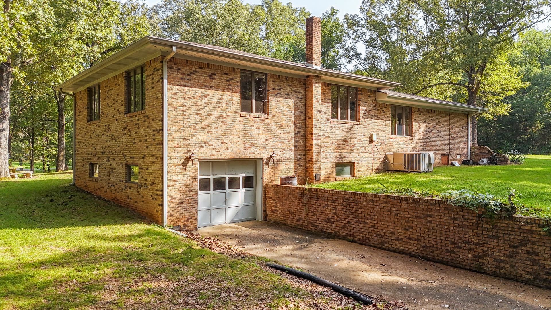 1910 Hamburg Loop Savannah TN 38372