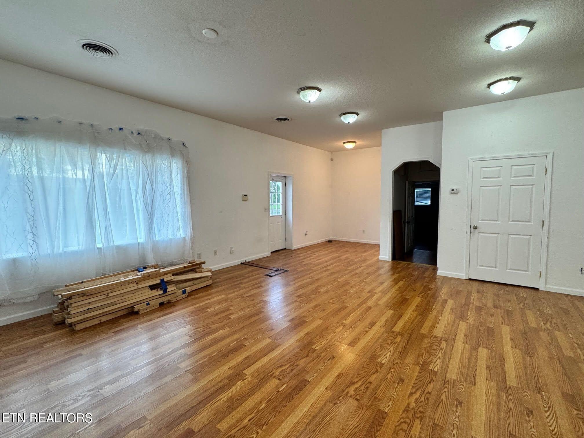 5521 S York Highway 5521 Grimsley TN 38565