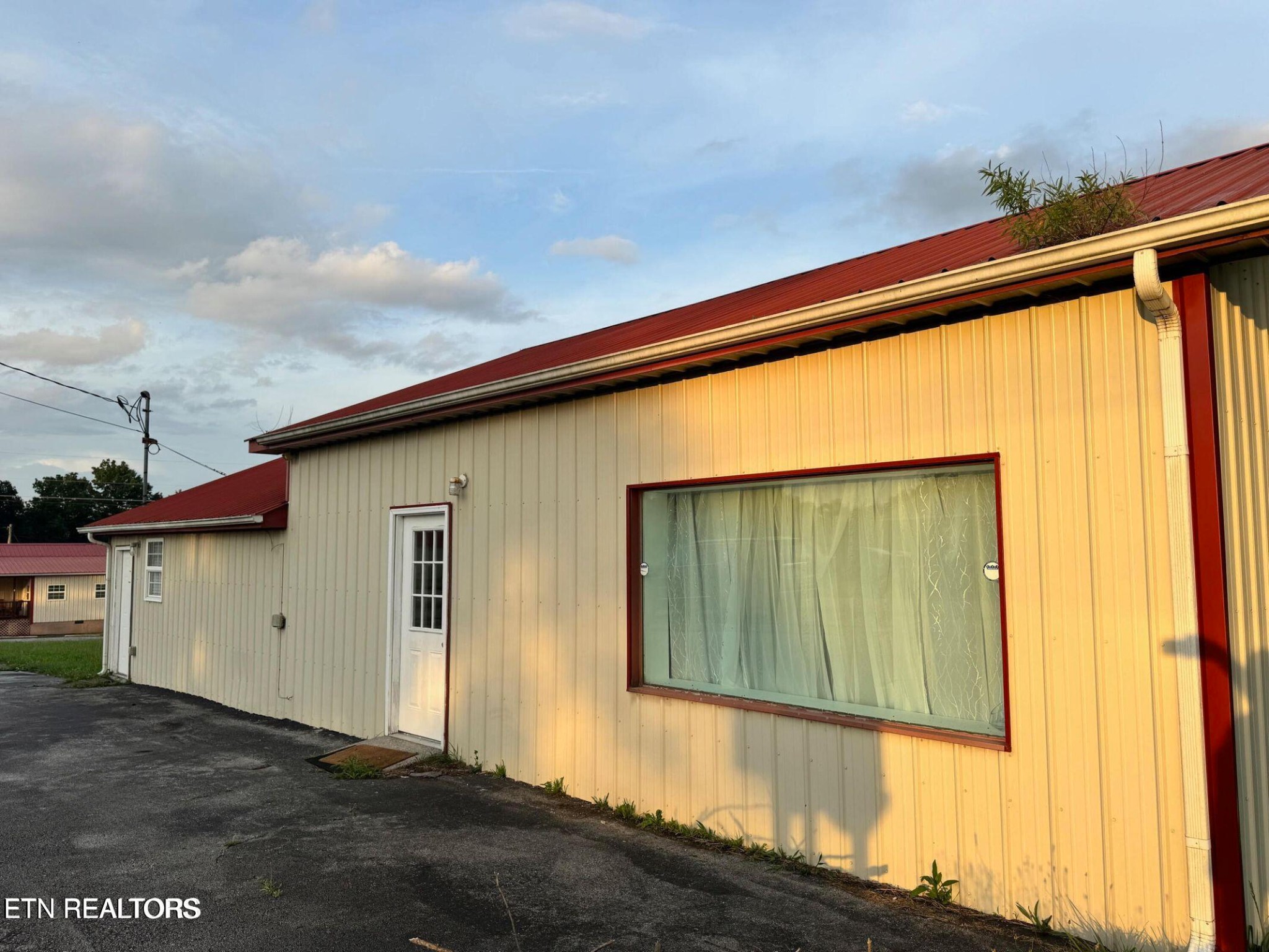 5521 S York Highway 5521 Grimsley TN 38565