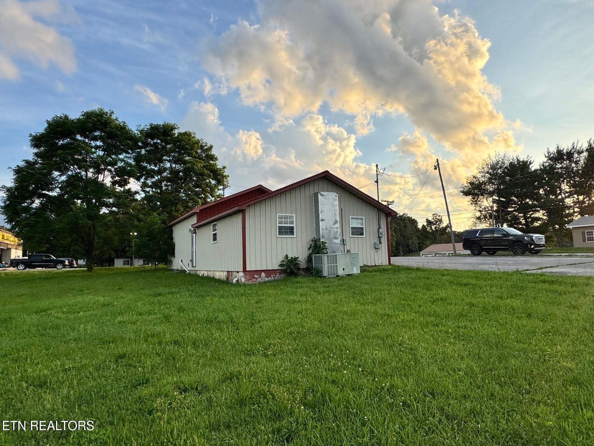 5521 S York Highway 5521 Grimsley TN 38565