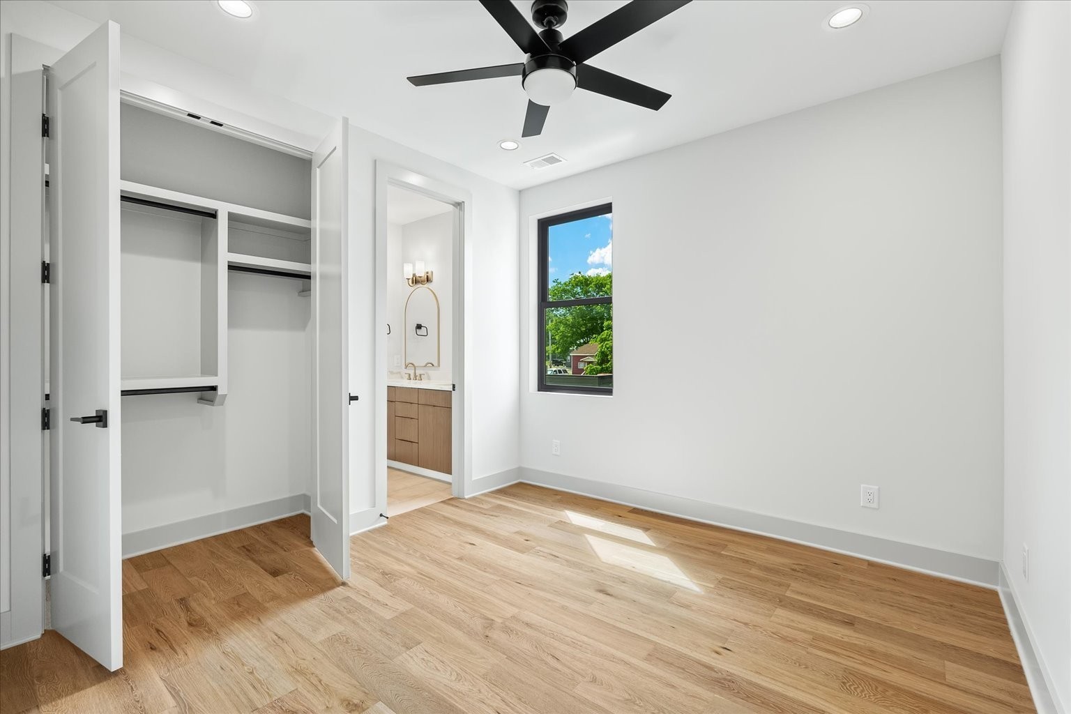 2010 9th Ave, N Nashville TN 37208