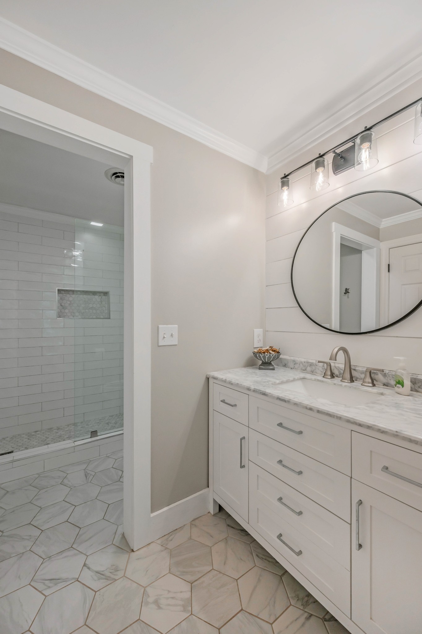 9 Sharonwood Drive Nashville TN 37215