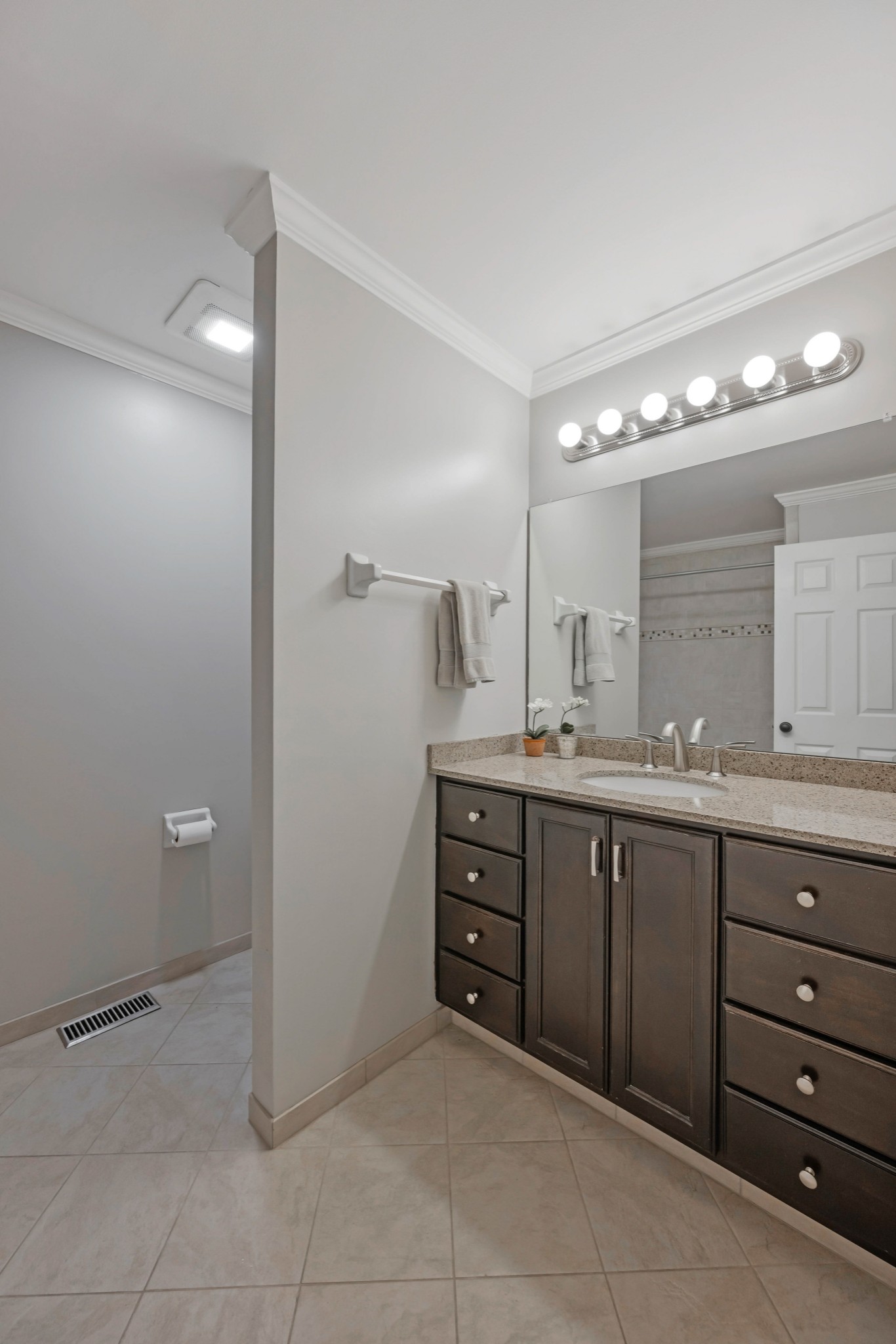9 Sharonwood Drive Nashville TN 37215