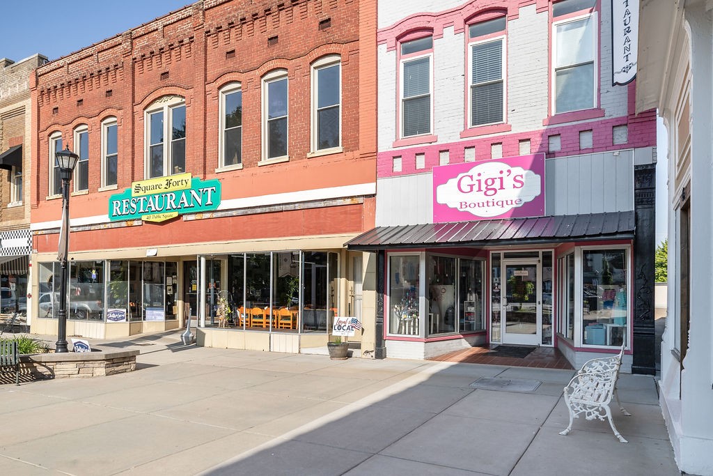 42 Public Square Lawrenceburg TN 38464
