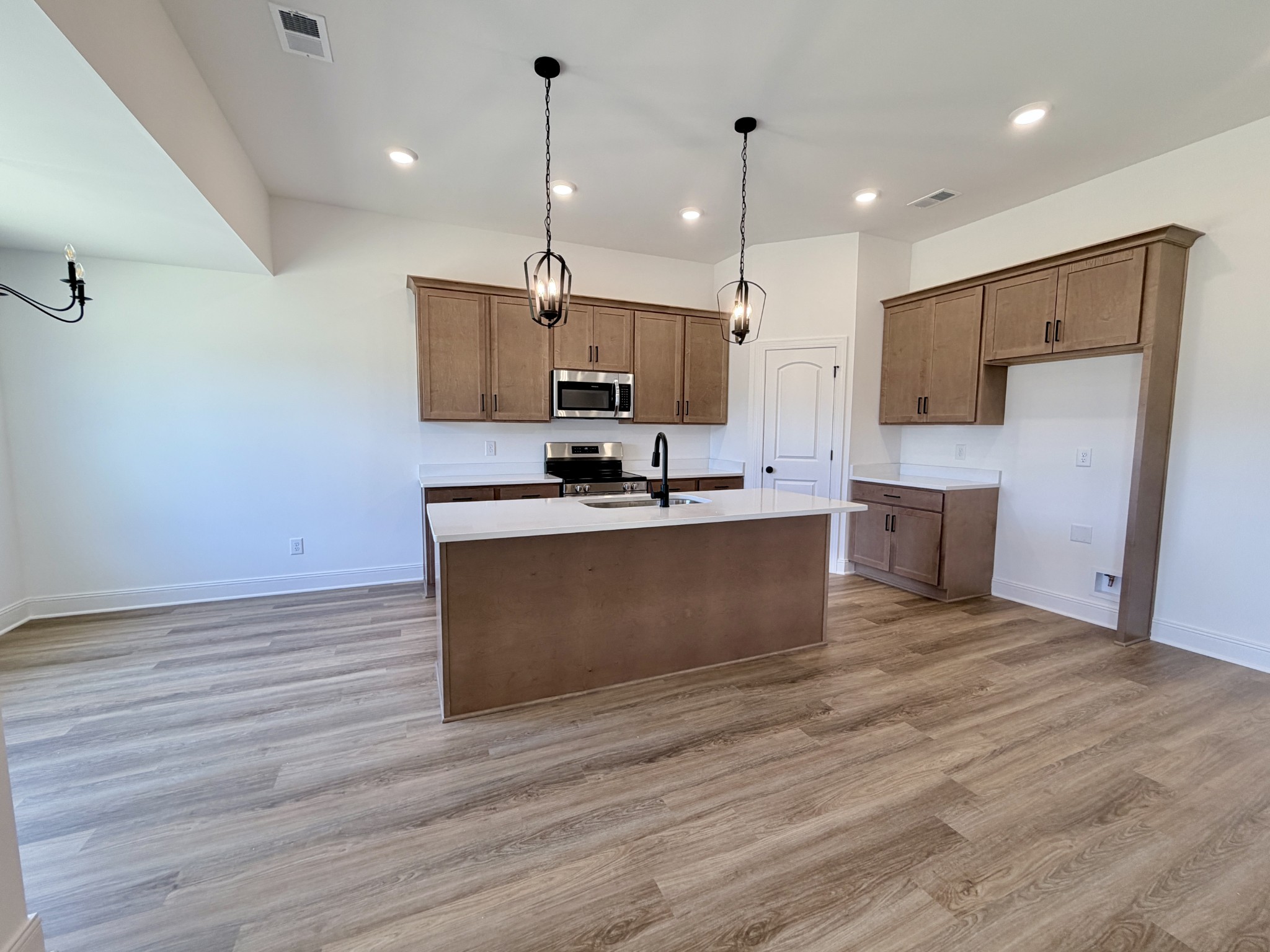 503 Mandalorian Way Dickson TN 37055