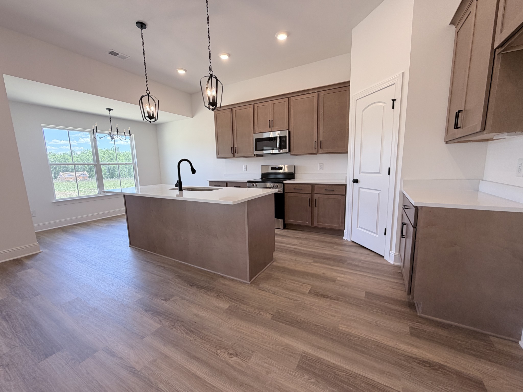 503 Mandalorian Way Dickson TN 37055