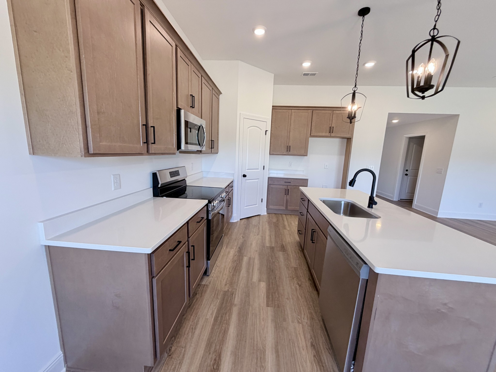 503 Mandalorian Way Dickson TN 37055