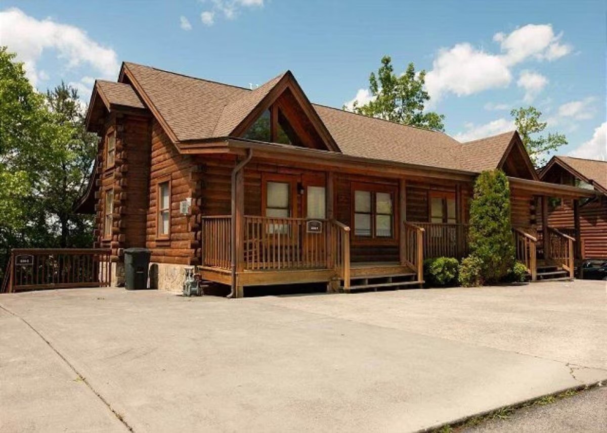 839 Golf View Boulevard Sevierville TN 37863