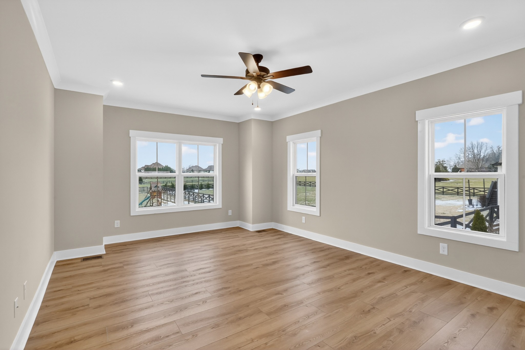 746 N Russell Street Portland TN 37148