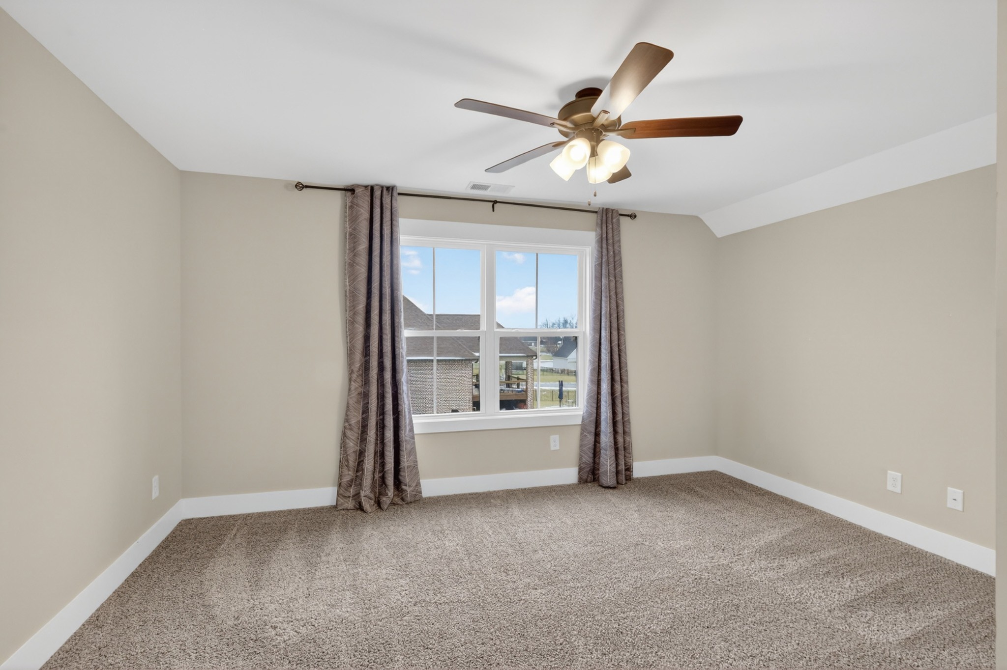 746 N Russell Street Portland TN 37148