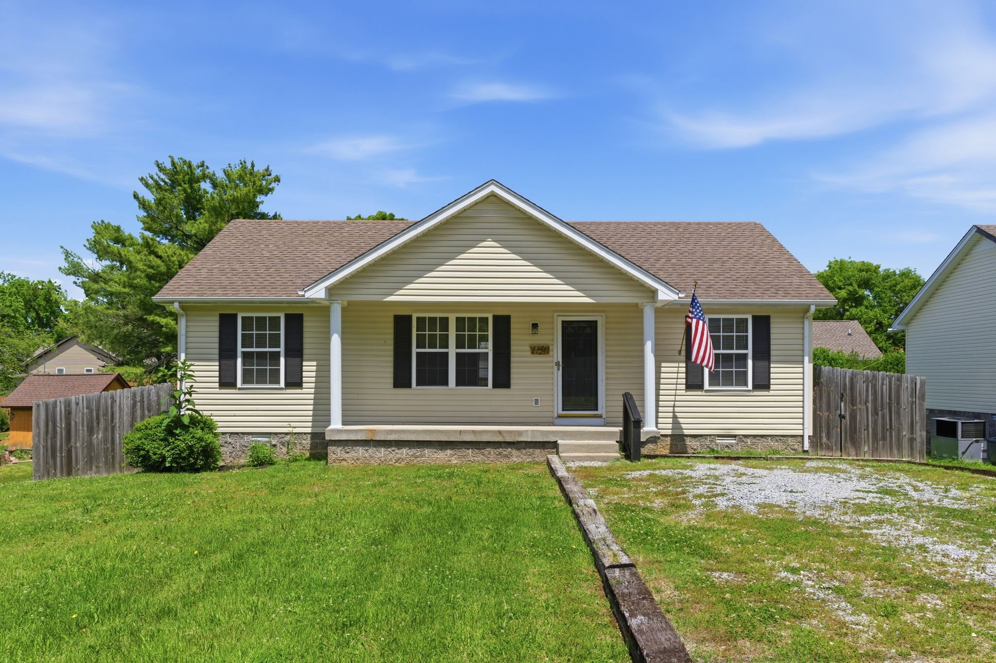 1150 17th Ave, E Springfield TN 37172