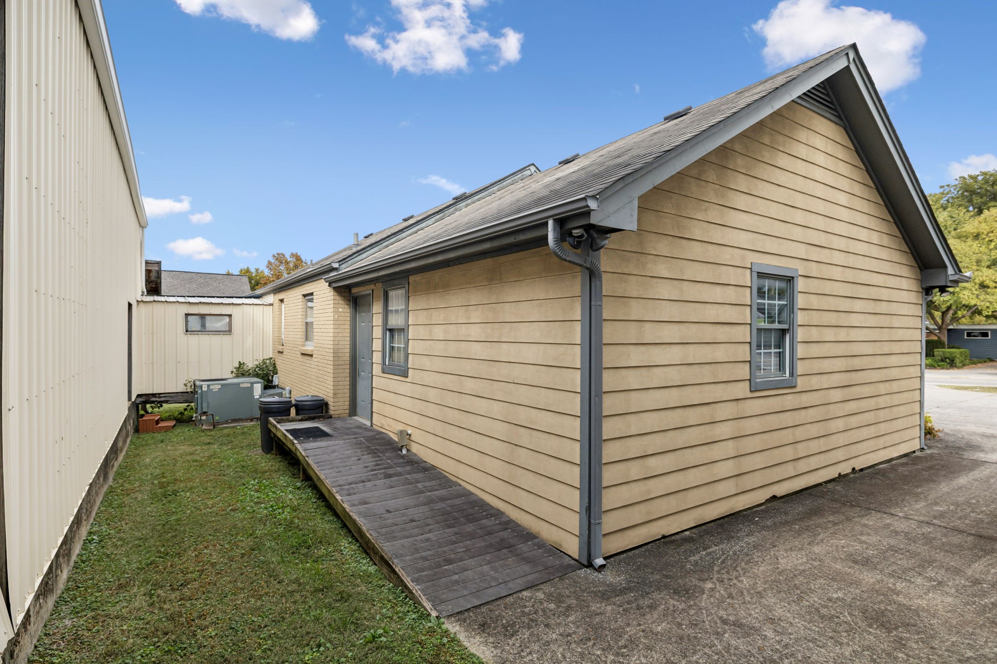 413 E Iris Drive Nashville TN 37204