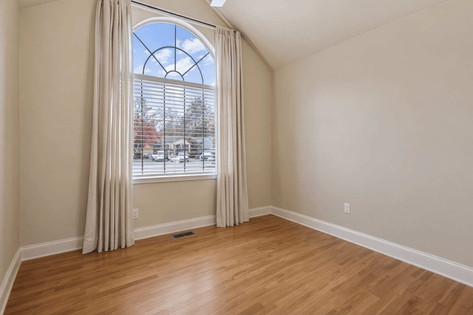 413 E Iris Drive Nashville TN 37204
