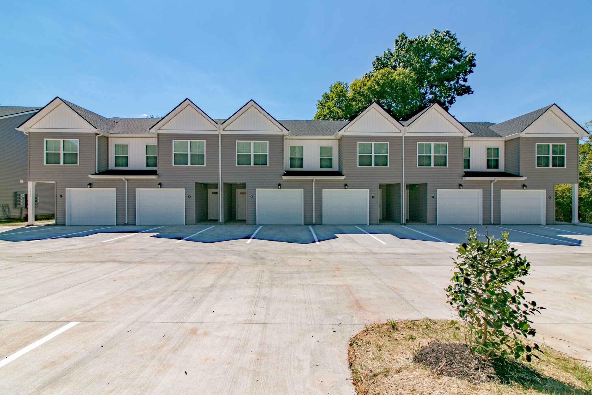 1960 Batts Lane Clarksville TN 37042
